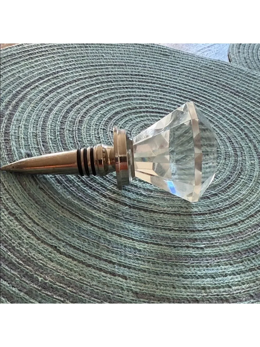 Faceted Crystle Wine Bottle Stopper, Silver Base with 3 Black Rubber Rings